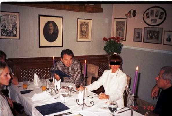 Az energolos Drobilich Gábor és felesége a Művészinasban, Portikék társaságában  Fotó: PS