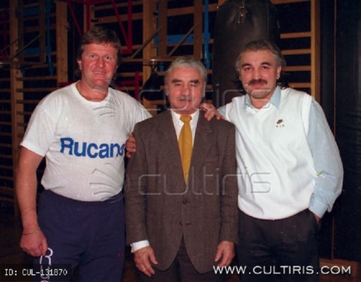 Seres Zoltán (jobb szélen) nagy tisztelője volt a magyar bokszlegendának, Papp Lacinak Fotó: Cultiris.hu