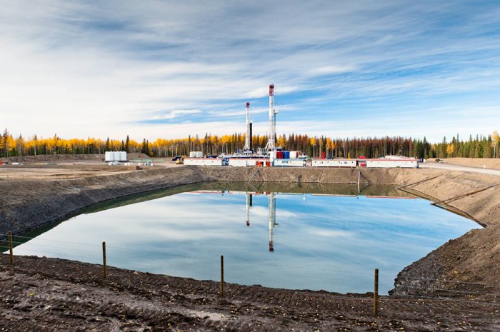 A fracking működési időtartama során a szivattyúk több millió liter vizet juttatnak a földbe. Fotó: NS