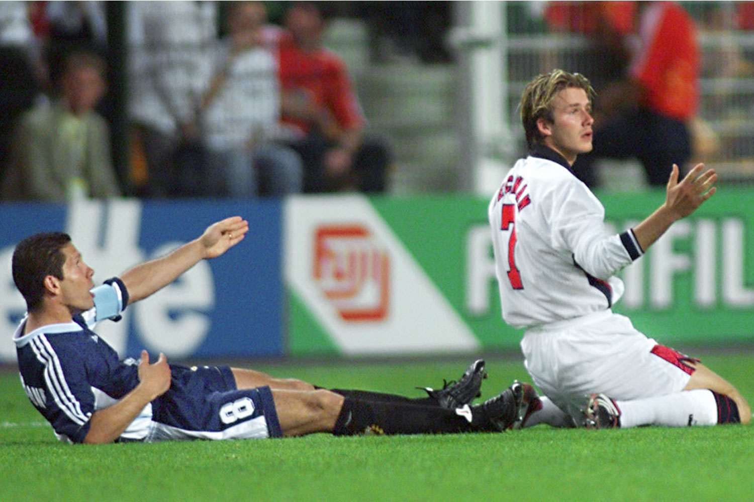 1998: Simeone provokál, Beckham kiállíttatja magát / Fotó: Standard.co.uk