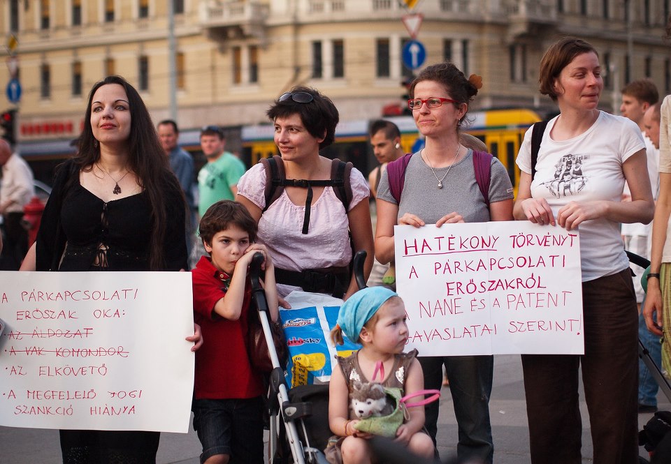 T Nyleg Ellenzik A Feminist K Az Er Szakot Nem V Laszoltak Pestisr Cok