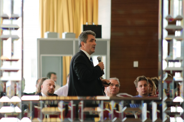 Hodossy Lajos, a Roche Magyarország Kft. üzletág-vezetője állandó meghívottként vesz részt az MLDT ülésein. Fotó: figyelo.hu