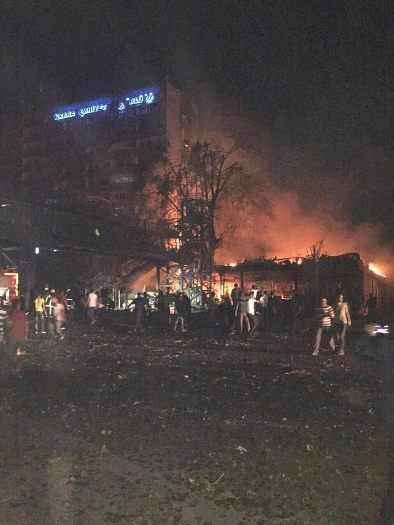 Légicsapás Isztambulban, az Atatürk repülőtér közelében (kép: liveuamap.com)