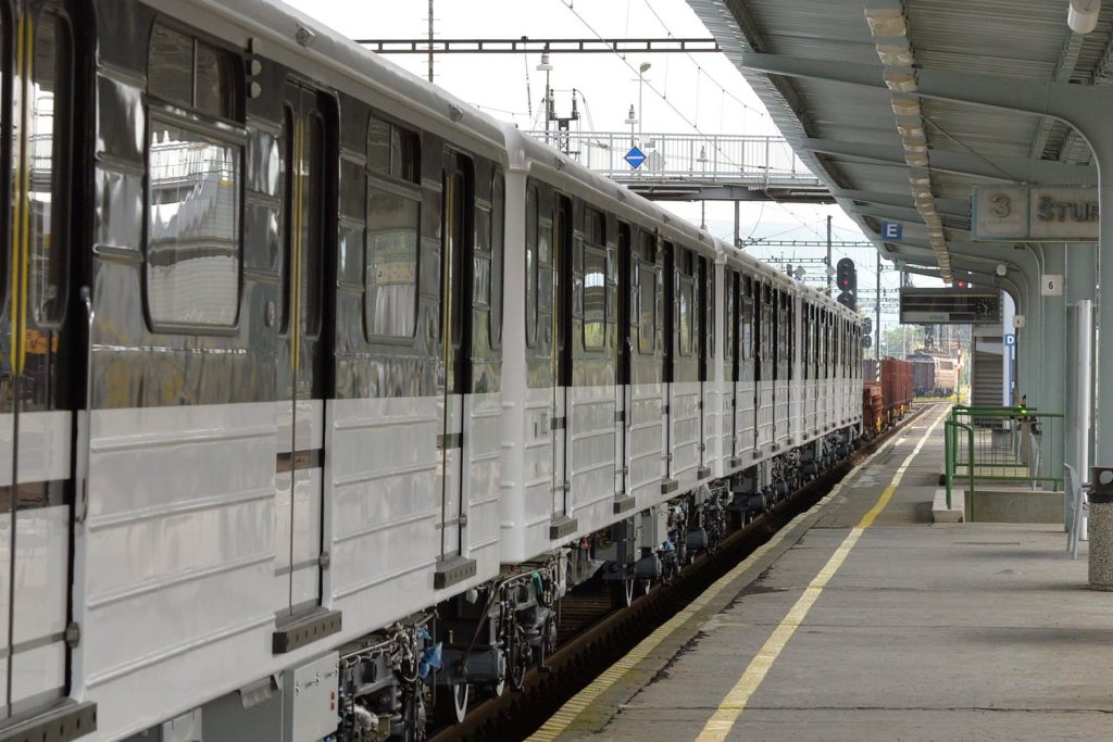 Az első felújított orosz metrószerelvény érkezése - Fotó: rtl.hu