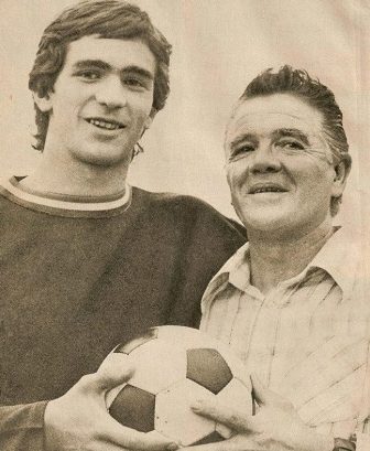 Tóth György (jobbra) nagyon büszke volt fiára, amikor bajnoki címet nyert az Újpest csapatával.
