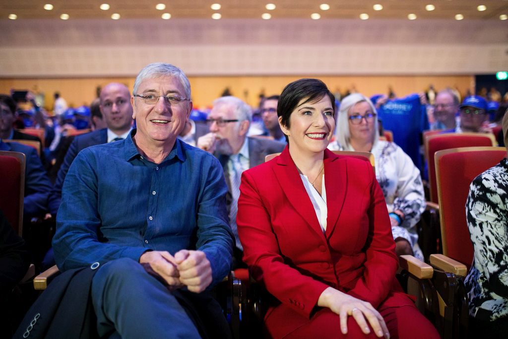 Gyurcsány Ferenc és Dobrev Klára joggal mosolyoghat, a Demokratikus Koalíció (DK) ugyanis abszolút eluralta az egész ellenzéki oldalt, ahol minden a volt miniszterelnök kottája szerint történik.<br /> Fotó: MTI/Mohai Balázs