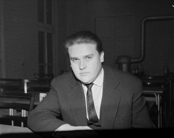 Csurka István, még fiatal íróként, 1964-ben. Már ekkor is megjelent műveiben a rendszerkritika, és foglalkozott a nemzeti sorskérdésekkel. Fotó: Fortepan