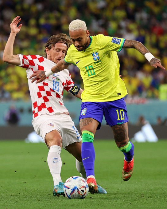 A két extraklasszis, Modrics és Neymar közül a horvátok csillaga folytathatja Katarban. Fotó: a FIFA hivatalos, világbajnoki Twitter-fiókja