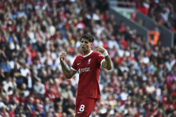 Szoboszlai Dominik, a Liverpool FC játékosa élete első hazai bajnokiját játszotta csapatában, és nagyszerű játéka után a Liverpool legjobbjának választotta meg a publikum.<br />Fotó: MTI/AP/Rui Vieira
