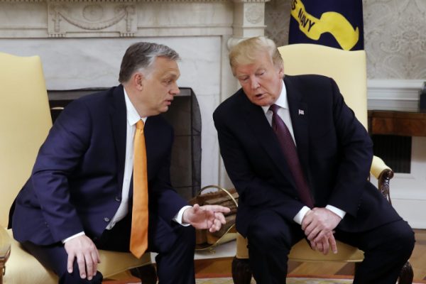 Ez volt az első hivatalos találkozó Donald Trump amerikai elnök (j) és Orbán Viktor miniszterelnök között, még Trump elnöki időszakában. Az Egyesült Államok elnöke a Fehér Házban fogadta a magyar miniszterelnököt 2019. május 13-án.<br />Fotó: MTI/Koszticsák Szilárd