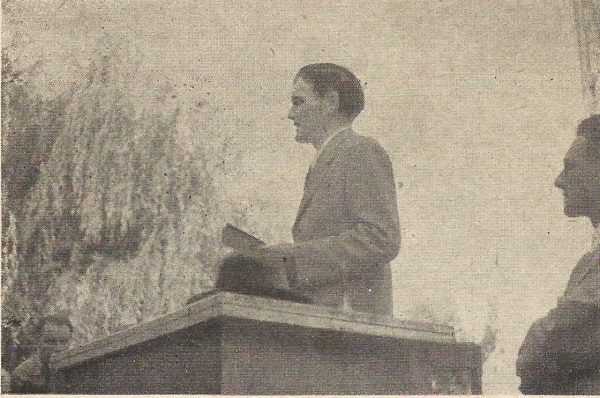 Németh László az 1943-as Magyar Élet Táborban tartott felszólalásában érthetően megfogalmazta a "Harmadik út" lényegét. Fotó: a Püski-család archívuma