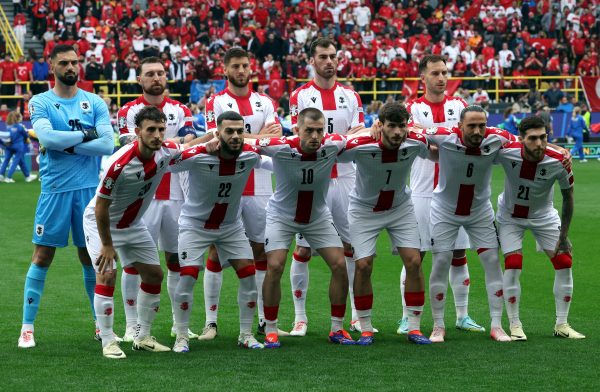 Az abszolút Eb-újonc grúz válogatott veresége ellenére jó benyomást tett a semleges nézőkre. <br />Fotó: MTI/EPA/Georgi Licovszki